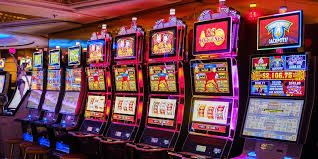 Filipino players enjoying sports and casino entertainment on 7 ph platform